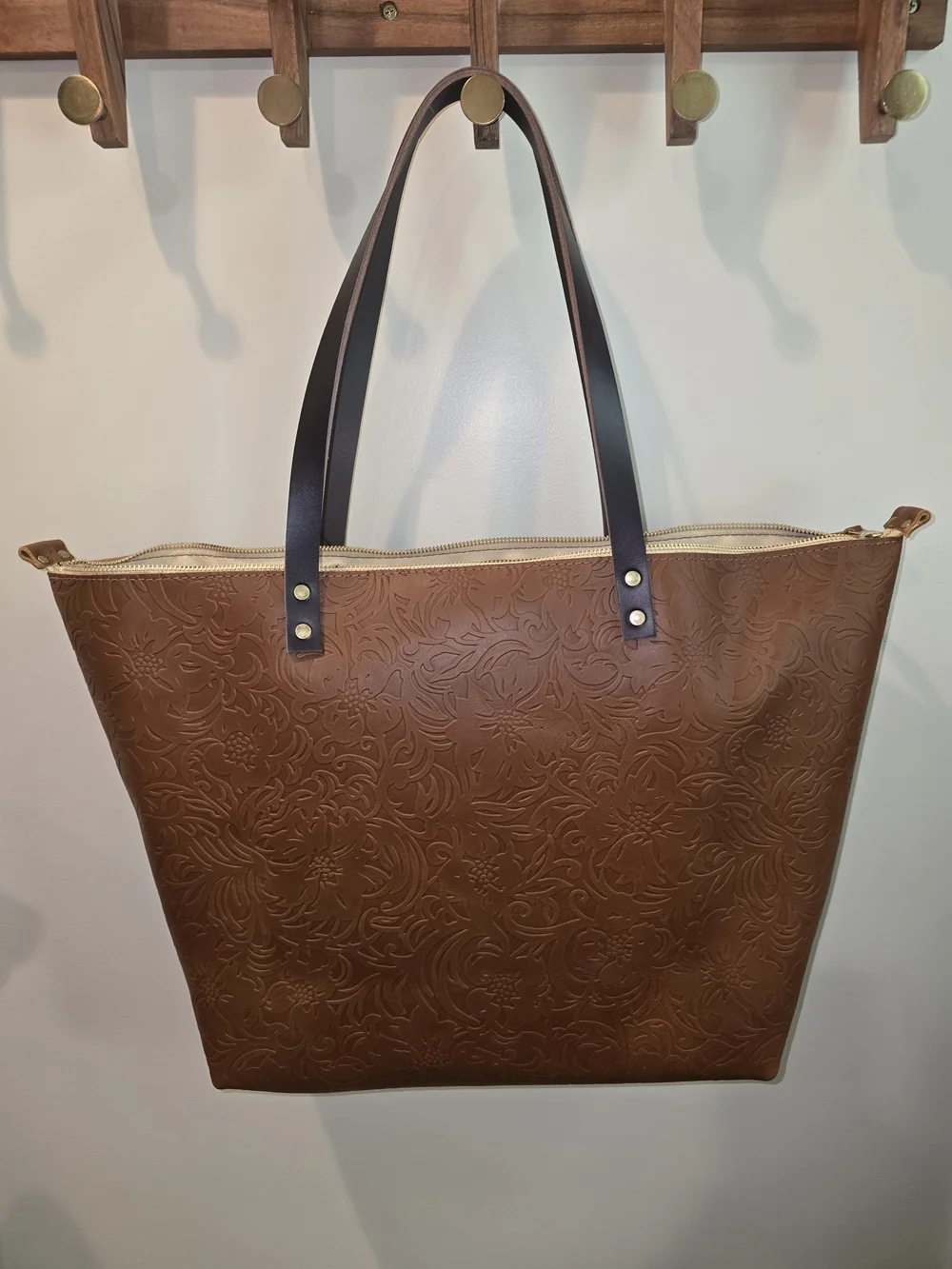 Portand Leather Oversized Classic Tote In Meadow